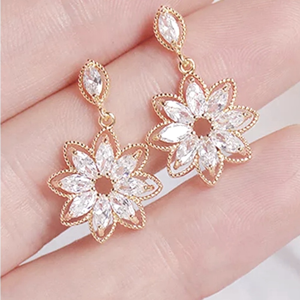 New Gorgeous 18k Yellow Gold Over Silver White Sapphire Floral Drop Earrings